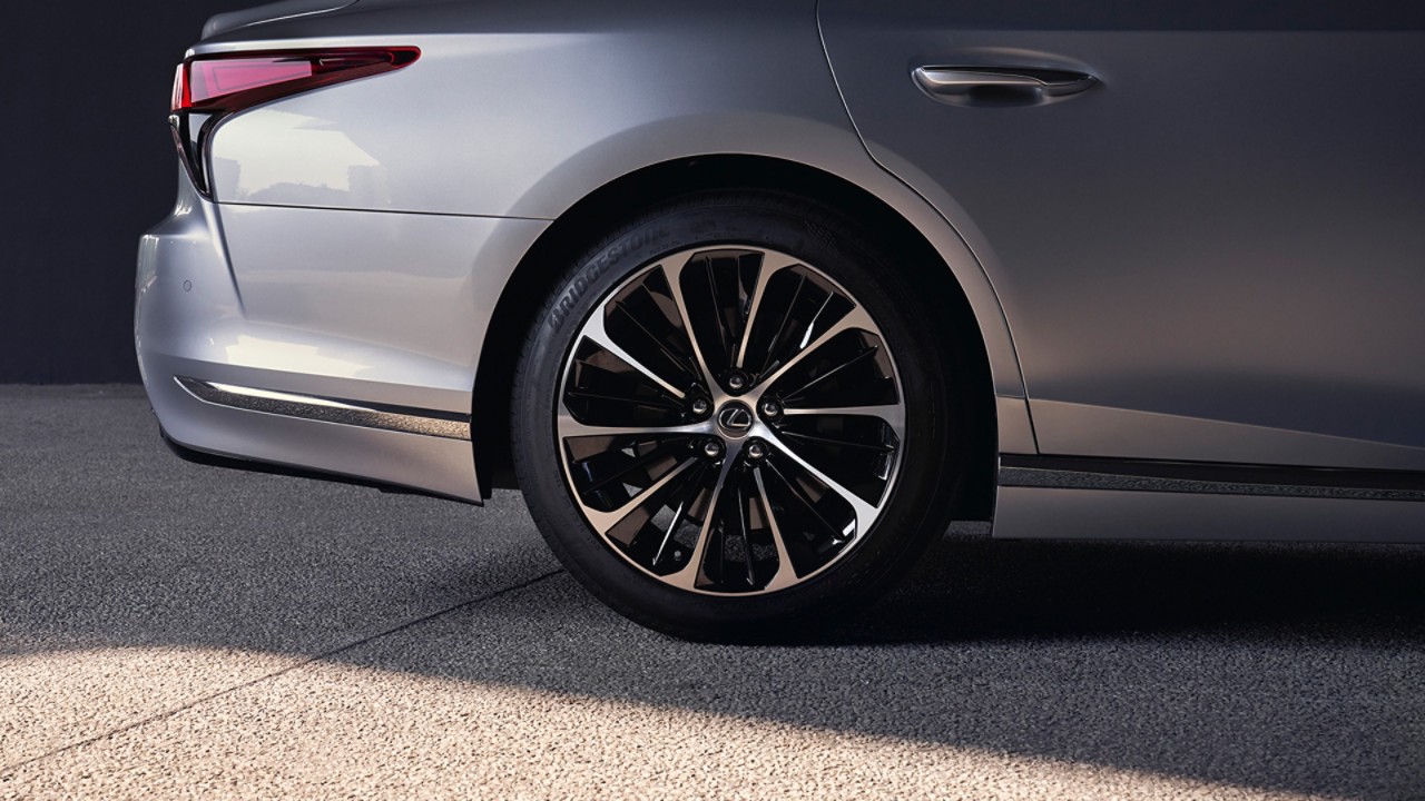Close-up of a Lexus LS's machined alloy wheel