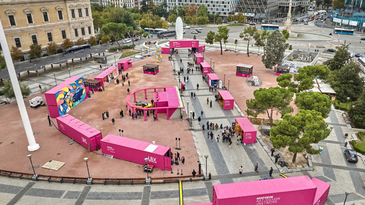 An overhead view of the event.