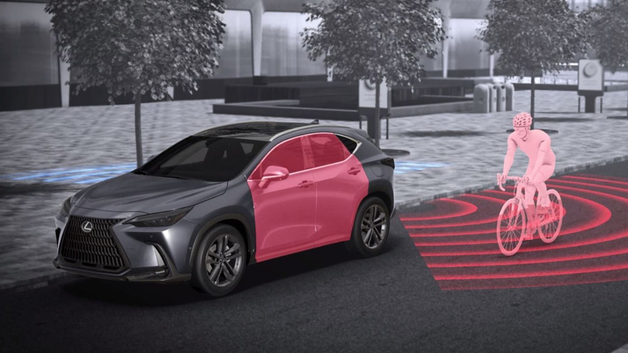 Lexus NX Safe Exit Assist graphic 