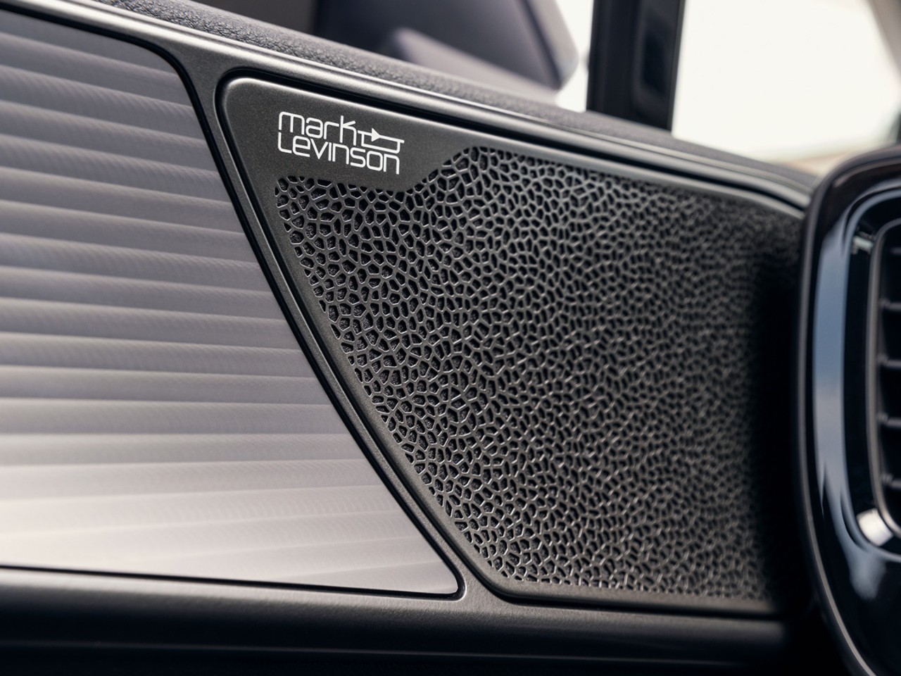 Lexus Mark Levinson® speaker