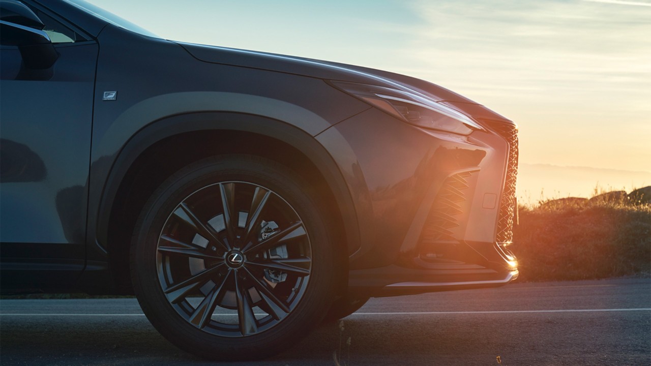 Close-up of a Lexus wheel 